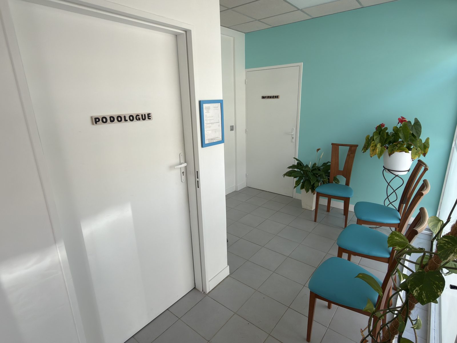 Salle d'attente du cabinet de podologie à Crécy-la-Chapelle
